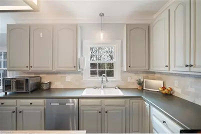 8105 Slane Court, Clemmons, NC 27012 - Photo 11