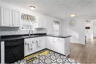 410 W Old Glencoe Road, Burlington, NC 27217 - Photo 9