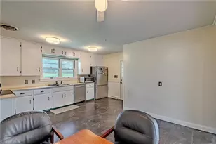 246 Fairview Ave, Mount Airy, NC 27030 - Photo 9