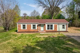 2016 Bryant St, Madison, NC 27025 - Photo 3