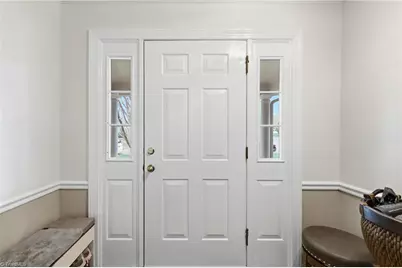 879 Brookleigh Court, Winston-Salem, NC 27104 - Photo 7