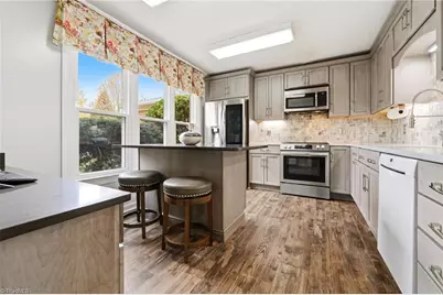 879 Brookleigh Court, Winston-Salem, NC 27104 - Photo 17