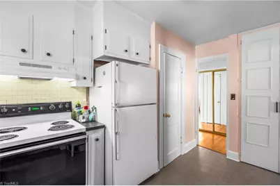 641 Willowbrook Lane, Winston-Salem, NC 27104 - Photo 7