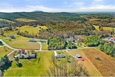 000 Holly Springs Road, Mount Airy, NC 27030 - Photo 9