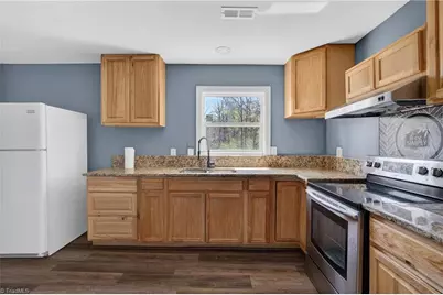 525 Booker T Washington Avenue, Asheboro, NC 27203 - Photo 13