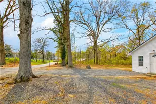 525 Booker T Washington Ave, Asheboro, NC 27203 - Photo 21