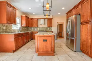 225 Fox Ridge Cir, Lewisville, NC 27023 - Photo 3