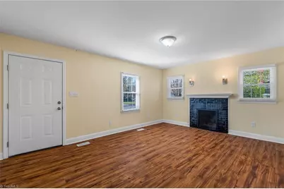 810 Elwell Avenue, Greensboro, NC 27405 - Photo 7