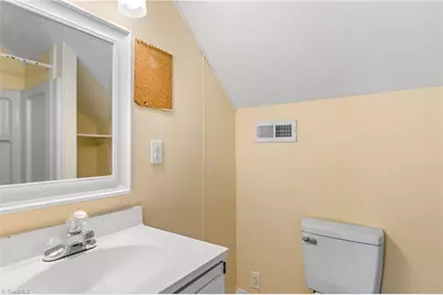 810 Elwell Avenue, Greensboro, NC 27405 - Photo 29