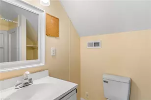 810 Elwell Ave, Greensboro, NC 27405 - Photo 29