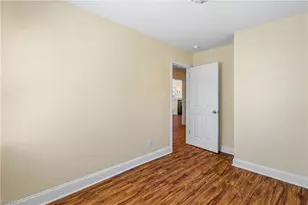 810 Elwell Ave, Greensboro, NC 27405 - Photo 25