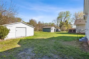 810 Elwell Ave, Greensboro, NC 27405 - Photo 3