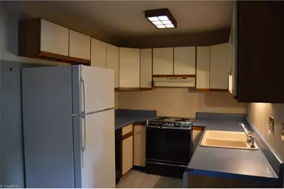 1704 N Hamilton Street #E, High Point, NC 27262 - Photo 5