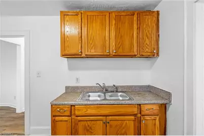 1618 Glenwood Avenue, Greensboro, NC 27403 - Photo 9