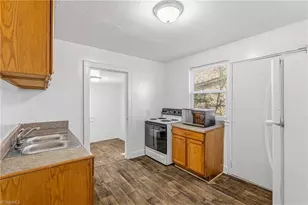 1618 Glenwood Ave, Greensboro, NC 27403 - Photo 11