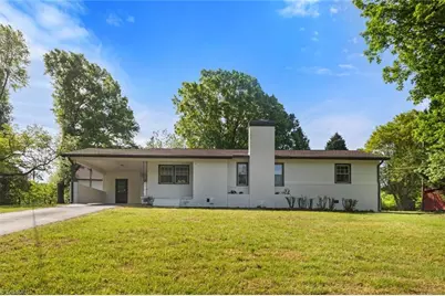 306 Lakeshore Drive, Thomasville, NC 27360 - Photo 1