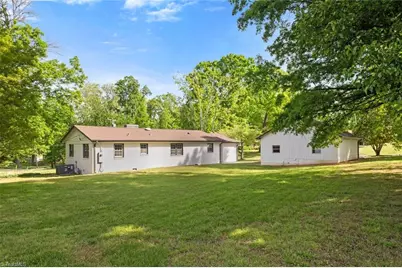 306 Lakeshore Drive, Thomasville, NC 27360 - Photo 19