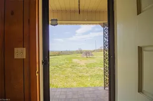 3556 White Plains Rd, Roaring River, NC 28669 - Photo 17