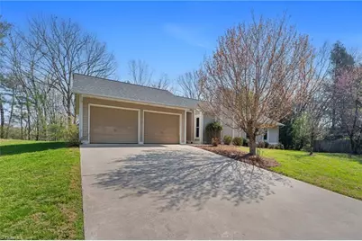 778 Beaumont Elm Street, North Wilkesboro, NC 28659 - Photo 3