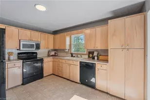 778 Beaumont Elm St, North Wilkesboro, NC 28659 - Photo 11