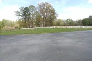 4543 Pleasant Garden Rd, Greensboro, NC 27406 - Photo 9