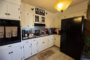 357 Holly Hill St, North Wilkesboro, NC 28659 - Photo 7