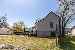 1132 W Green St, Thomasville, NC 27360 - Photo 33