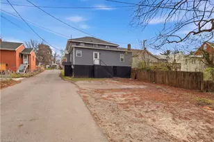 528 N Scales St, Reidsville, NC 27320 - Photo 5