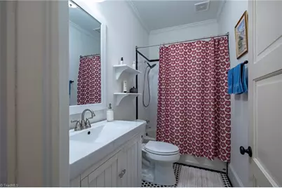 1223 Hawthorne Road, Winston-Salem, NC 27103 - Photo 31