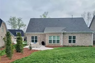 140 Castle Pond Dr, Winston-Salem, NC 27107 - Photo 3