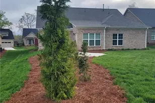 140 Castle Pond Dr, Winston-Salem, NC 27107 - Photo 5