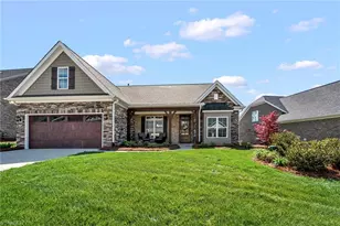 140 Castle Pond Dr, Winston-Salem, NC 27107 - Photo 3