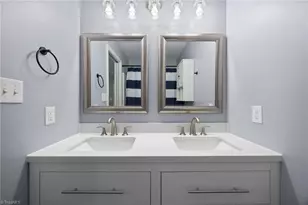 1822 Woodsway Dr, Thomasville, NC 27360 - Photo 9