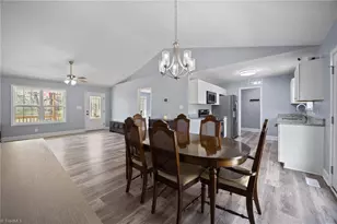 1822 Woodsway Dr, Thomasville, NC 27360 - Photo 5