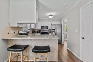 1611 Maple Ridge Ct, Greensboro, NC 27455 - Photo 5