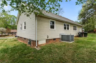 1611 Maple Ridge Ct, Greensboro, NC 27455 - Photo 37