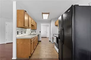 11 Oak Meadow Ln, Thomasville, NC 27360 - Photo 23