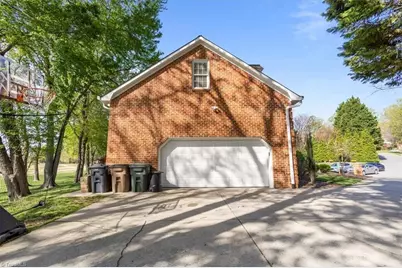 6101 Obriant Court, Greensboro, NC 27410 - Photo 5