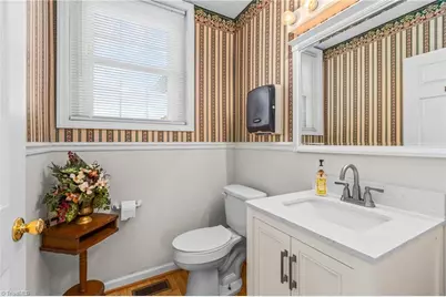 300 N Bridge Street, Elkin, NC 28621 - Photo 13