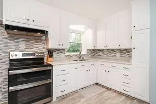 1219 Warwick Dr, Burlington, NC 27215 - Photo 9