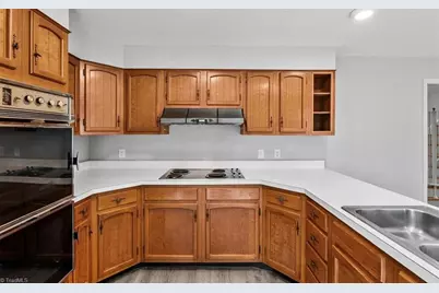 904 Pebble Drive, Greensboro, NC 27410 - Photo 13