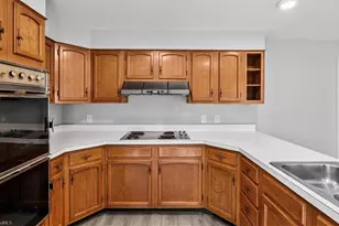904 Pebble Dr, Greensboro, NC 27410 - Photo 13