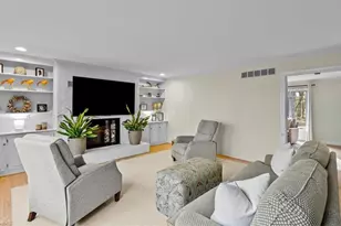 1115 Pebble Dr, Greensboro, NC 27410 - Photo 7