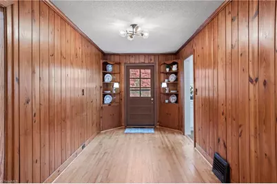 2413 Walker Avenue, Winston-Salem, NC 27103 - Photo 7