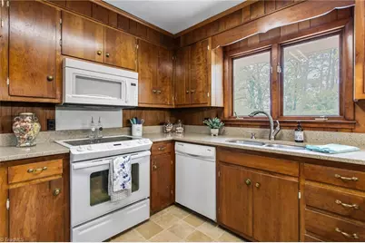 210 N Gurney Street, Burlington, NC 27215 - Photo 17