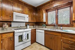 210 N Gurney St, Burlington, NC 27215 - Photo 17