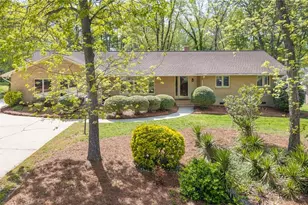 210 N Gurney St, Burlington, NC 27215 - Photo 3