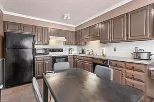 1104 Yellowbell Pl, Greensboro, NC 27410 - Photo 7