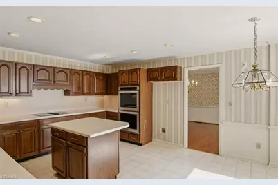 1011 Greenhurst Road, Winston-Salem, NC 27104 - Photo 13