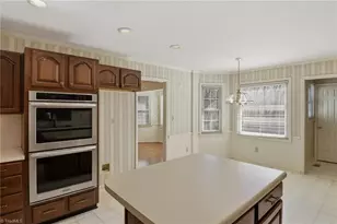 1011 Greenhurst Rd, Winston-Salem, NC 27104 - Photo 15